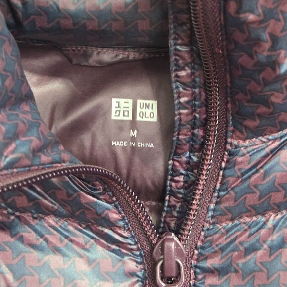 Uniqlo Ultra-Light Down Puffer Jacket Womens M Hooded Packable Longer Plum cubes - Picture 4 of 14